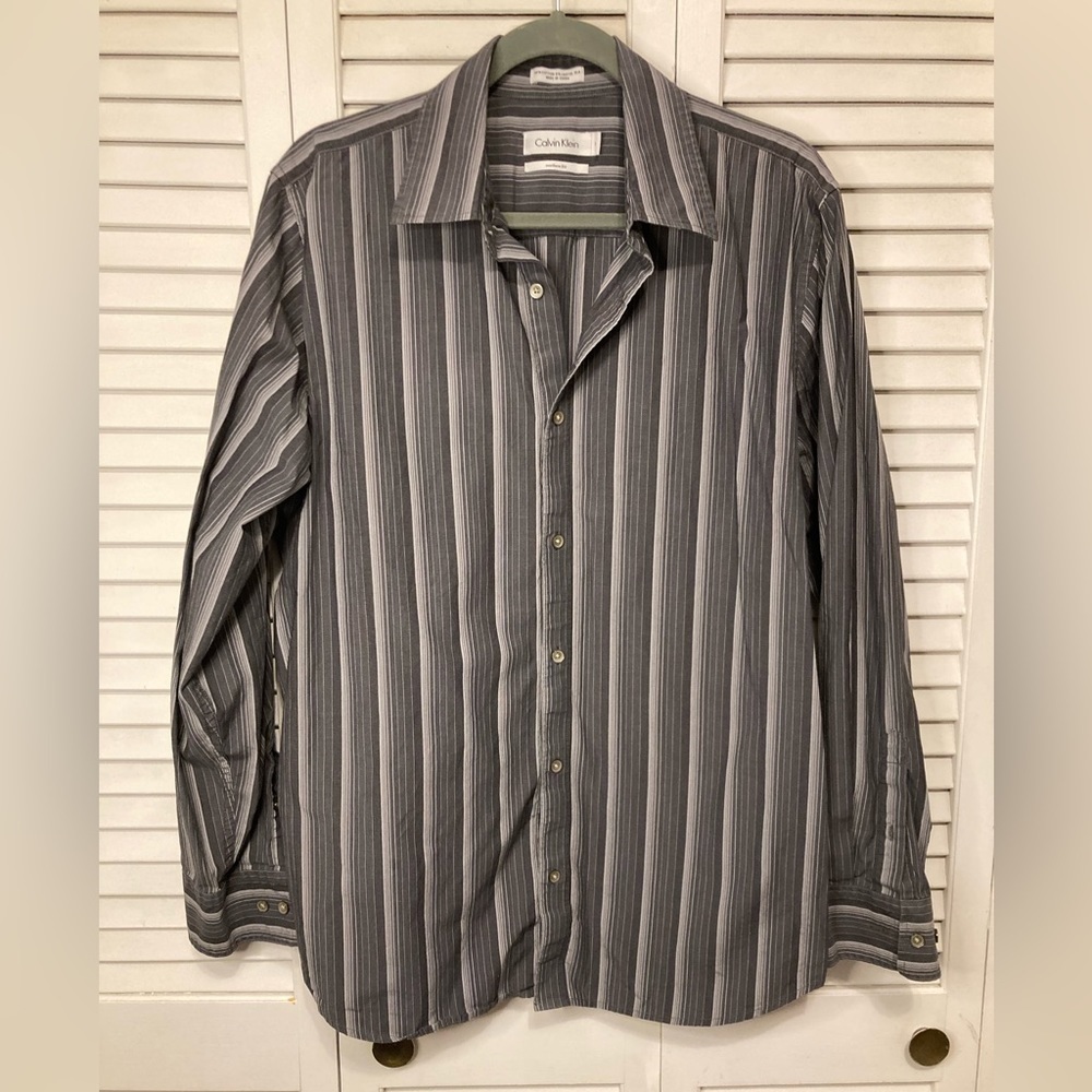 Calvin Klein Grey Stripped Button Down Shirt Size Medium